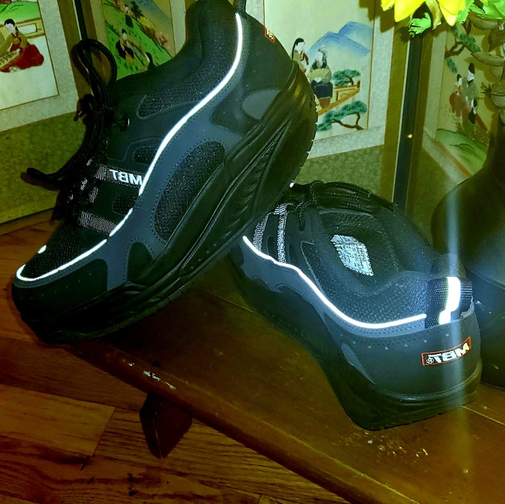 MBT rare sneakers! Worn twice. Get a butt!